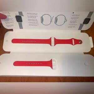 Apple Watch band great condition. Maybe worn 3 x. 
Reddish coral color size 38mm
